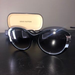 Louis Vuitton Petite Soupçon Cat Eye Sunglasses